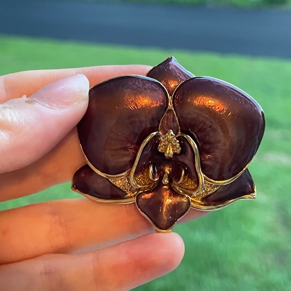 Vintage Monet Purple Enamel Orchid Gold Tone Brooch - Picture 7 of 8